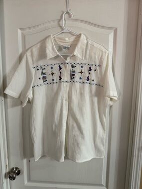 Alfred Dunner White Embroidered Button Up Shoulder Pads Sz 18. AP-144